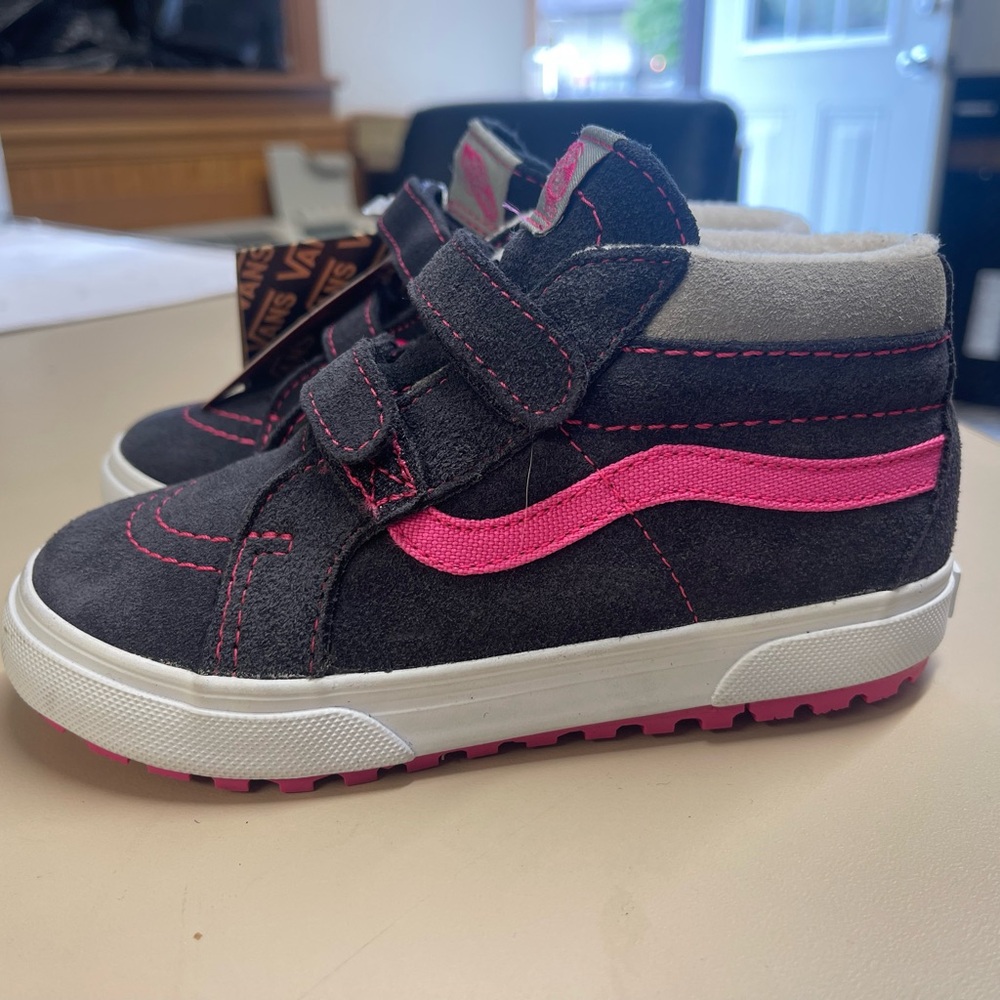 Vans Kids Sneakers in Charcoal and Hot Pink